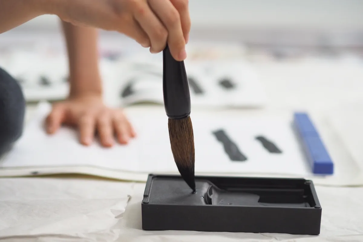正しい姿勢や筆の持ち方を学ばせたい
